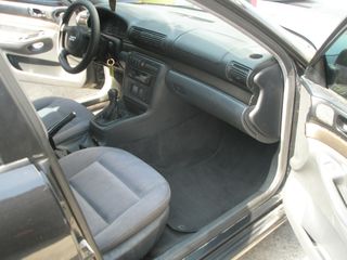 Audi A4 2000-thumb-11