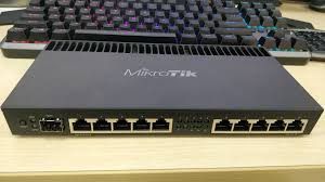 Mikrotik RB4011iGS+RM
