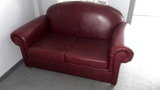 Κόκκινος δερμάτινος 2θέσιος καναπές