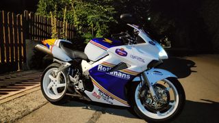 Honda VFR 800 2003 Vfr 800 vtec-thumb-4
