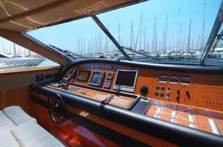 Ferretti 2003 760-thumb-2