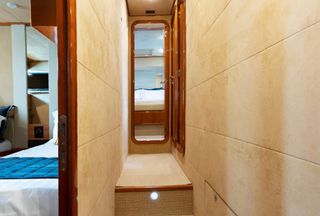 Ferretti 2003 760-thumb-11
