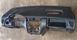 Ταμπλό μαυρο σε καλή κατάσταση απο Honda HRV 2004 μοντέλο 5θυρο.