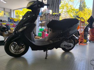 Peugeot V-CLIC 2010 50cc
