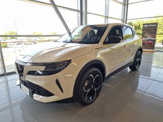Alfa Romeo Junior 2026 1.2 MHEV SPECIALE 145HP eDCT TEST DRIVE-thumb-4