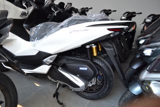 Honda PCX 125 2026 DX-thumb-2