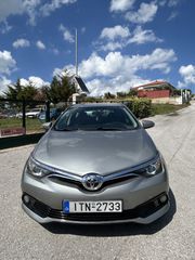 Toyota Auris 2017-thumb-1