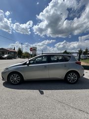 Toyota Auris 2017-thumb-3