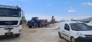 Φορτωτής Με Λάστιχα Hitachi 2001 W170