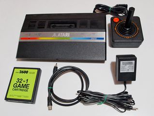 Atari 2600 junior του 1986 με original περιφερειακά και δώρο το (32-IN-1) cartridge