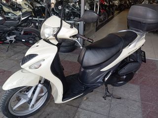 Suzuki Sixteen 2011