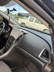 Opel Astra 2013-thumb-11