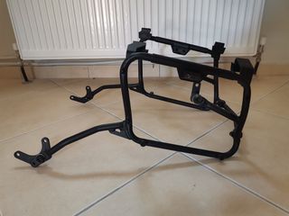 Βάσεις πλαινων βαλιτσων givi για tracer 9 Gen2-thumb-4