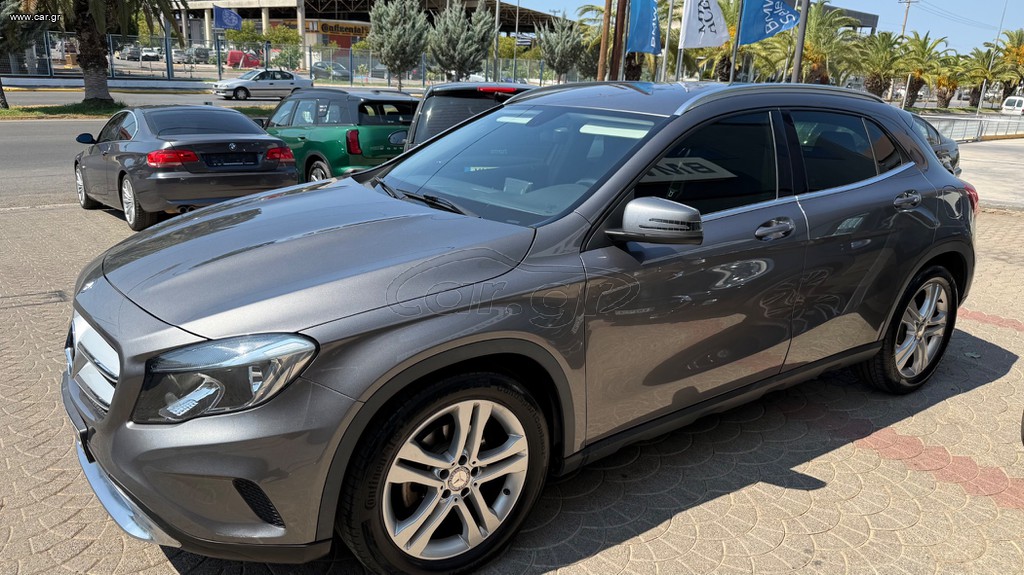 Mercedes-Benz GLA 180 2015 URBAN DIESEL AUTOMATIC
