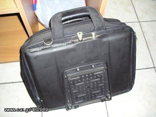 ΤΣΑΝΤΑ ΚΟΡΝΤΟΥΡΑ ΜΕ ΕΝΙΣΧΥΣΕΙΣ ΤΗΣ FACO ΓΙΑ ΜΕΤΑΦΟΡΑ LAPTOP