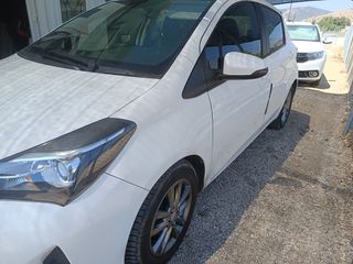 Toyota Yaris 2016-thumb-3