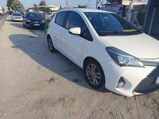 Toyota Yaris 2016-thumb-4