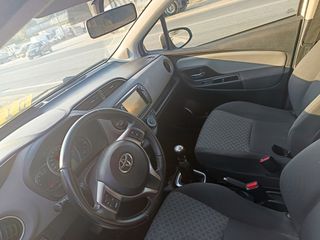 Toyota Yaris 2016-thumb-9