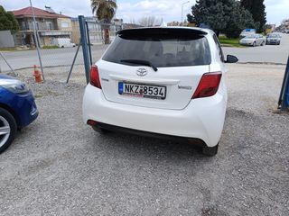 Toyota Yaris 2016-thumb-14