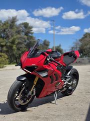 Ducati Panigale V4 S 2023 MY2021 | 1η άδεια 02/2023 | Full Akrapovič | Εγγύηση 02/2027-thumb-1