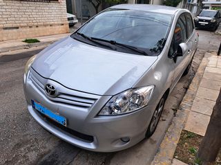Toyota Auris 2010