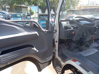 Mitsubishi Fuso 2010-thumb-4