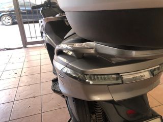 Piaggio X 10 2015-thumb-2