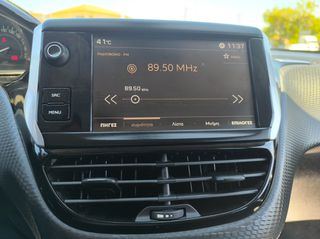 Peugeot 2008 2017 1.2 PURETECH 110 ALLURE-thumb-14