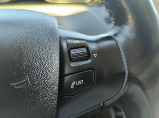 Peugeot 2008 2017 1.2 PURETECH 110 ALLURE-thumb-17