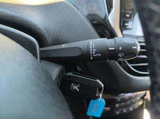 Peugeot 2008 2017 1.2 PURETECH 110 ALLURE-thumb-18