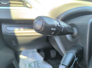 Peugeot 2008 2017 1.2 PURETECH 110 ALLURE-thumb-19
