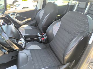 Peugeot 2008 2017 1.2 PURETECH 110 ALLURE-thumb-22