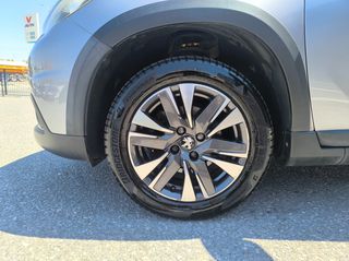 Peugeot 2008 2017 1.2 PURETECH 110 ALLURE-thumb-24