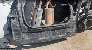 Honda insight 09-  ΠΊΣΩ ΠΟΔΙΑ ΜΕΤΑΛΛΙΚΗ