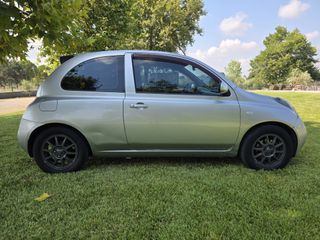 Nissan Micra 2004-thumb-8