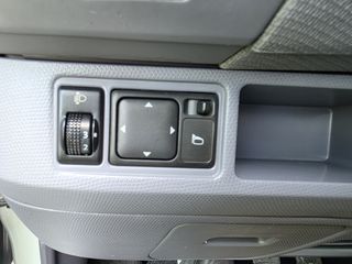 Nissan Micra 2004-thumb-9
