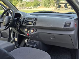 Nissan Micra 2004-thumb-15