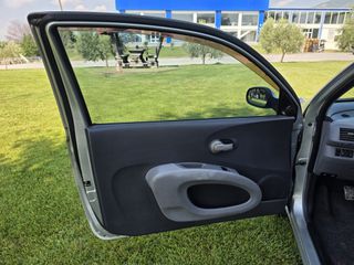 Nissan Micra 2004-thumb-18