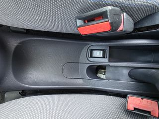 Nissan Micra 2004-thumb-25