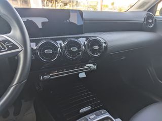 Mercedes-Benz A 180 2024 STYLE 7G-DCT-thumb-5