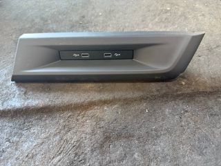 V/W GOLF 8 GTI 2021 ΘΥΡΑ USB 5NA035736
