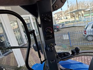 Τρακτέρ New Holland 2009 T 6030 Electro command-thumb-8