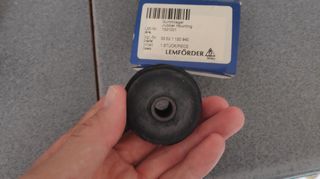 γνησιο συνεμπλοκ αμορτισερ πισω αξονα για BMW E21 , με κωδικο : 33521120940