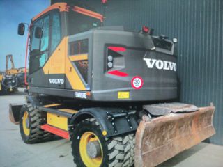 Εκσκαφέας Με Λάστιχα Volvo 2016 EWR150-thumb-1