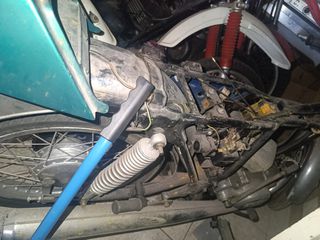 Suzuki GT 185 1978-thumb-4