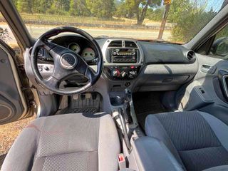 Toyota RAV 4 2002-thumb-4