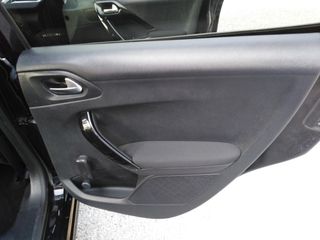 Peugeot 208 2017 TVTi Style   NAVI-thumb-27