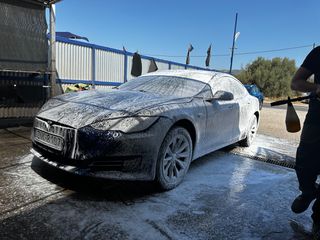 Tesla Model S 2019-thumb-4