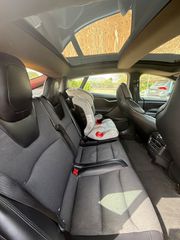 Tesla Model S 2019-thumb-17