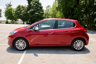 Peugeot 208 2018 PureTech Allure 110 hp